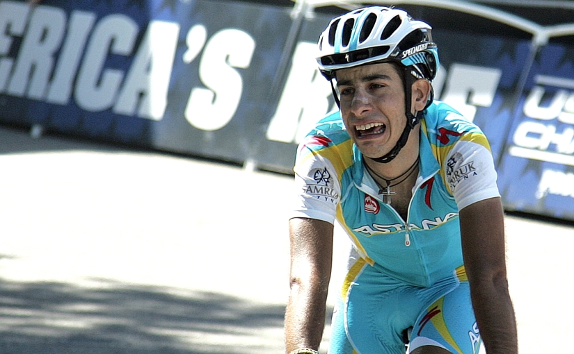 Dumoulin’s glorious failure gifts Aru Vuelta victory